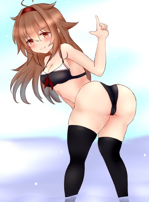 水着つゆさん #艦これ #白露(艦隊これくしょん) https://t.co/W5t9smcopF 