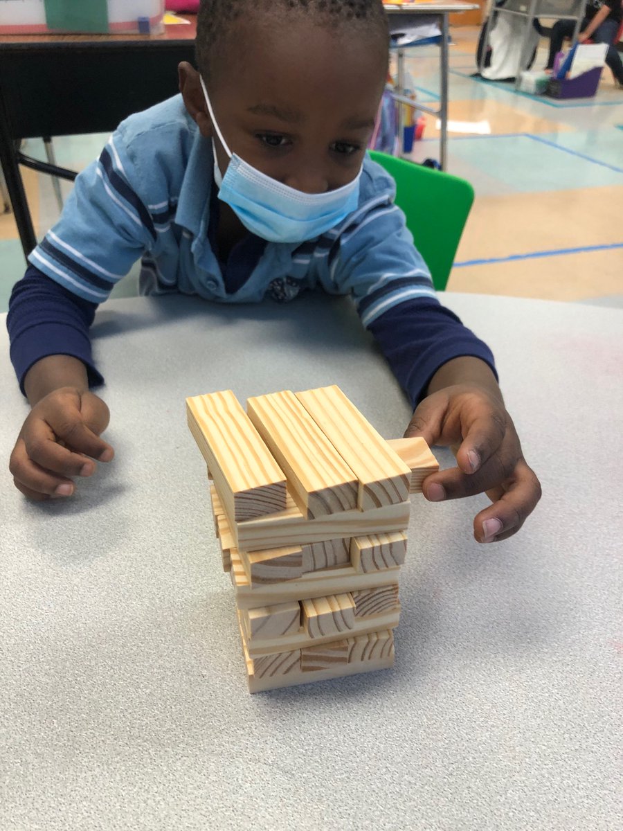 This was hilarious to watch. Fine motor skills anyone?! #Rm107
#kinderseries #Readingreadiness #Readinggames #Atthesmallgrouptable