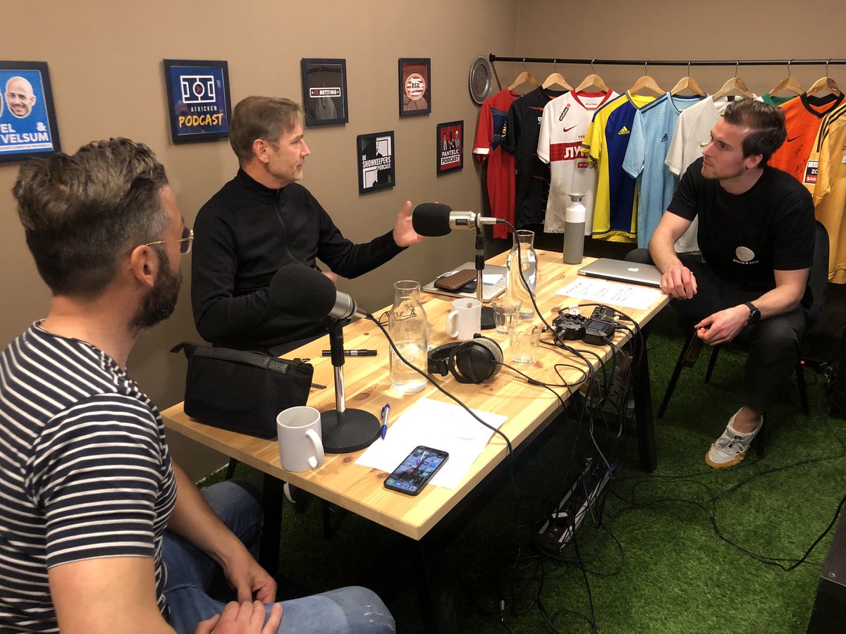Deel 2️⃣ van de podcast met <a href="/Frans_Hoek/">Frans Hoek.</a> staat online!

Onder meer over ‘wedstrijd-echt trainen’ en de manier waarop Nederlands bekendste keeperstrainer daarnaar kijkt!

Apple: podcasts.apple.com/nl/podcast/sho…
Spotify: open.spotify.com/episode/5hqgiv…