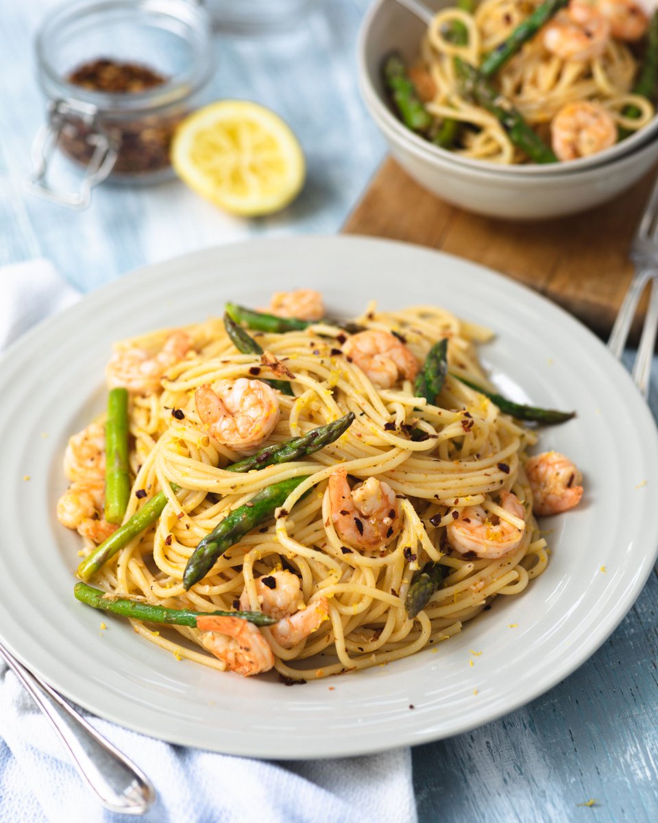 This garlic prawn and asparagus pasta is the perfect hump day treat – and it’s so easy to make! 🥰 Find out how to make it by heading to our website, (link in bio).