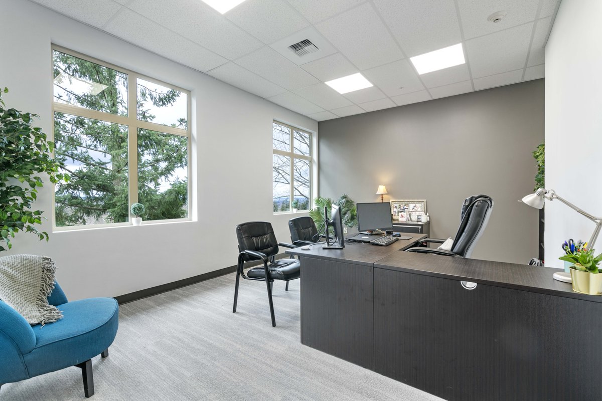 RushCompanies's tweet photo. Rush Properties welcomes Movement Mortgage to our 2930 building in Puyallup! Thank you to Rush Special Projects Division for building out their beautiful office space!

#rushspd #rushproperties #wearerush #ourrushteam #rushtenants #movementmortgage https://t.co/Tstb421ewk