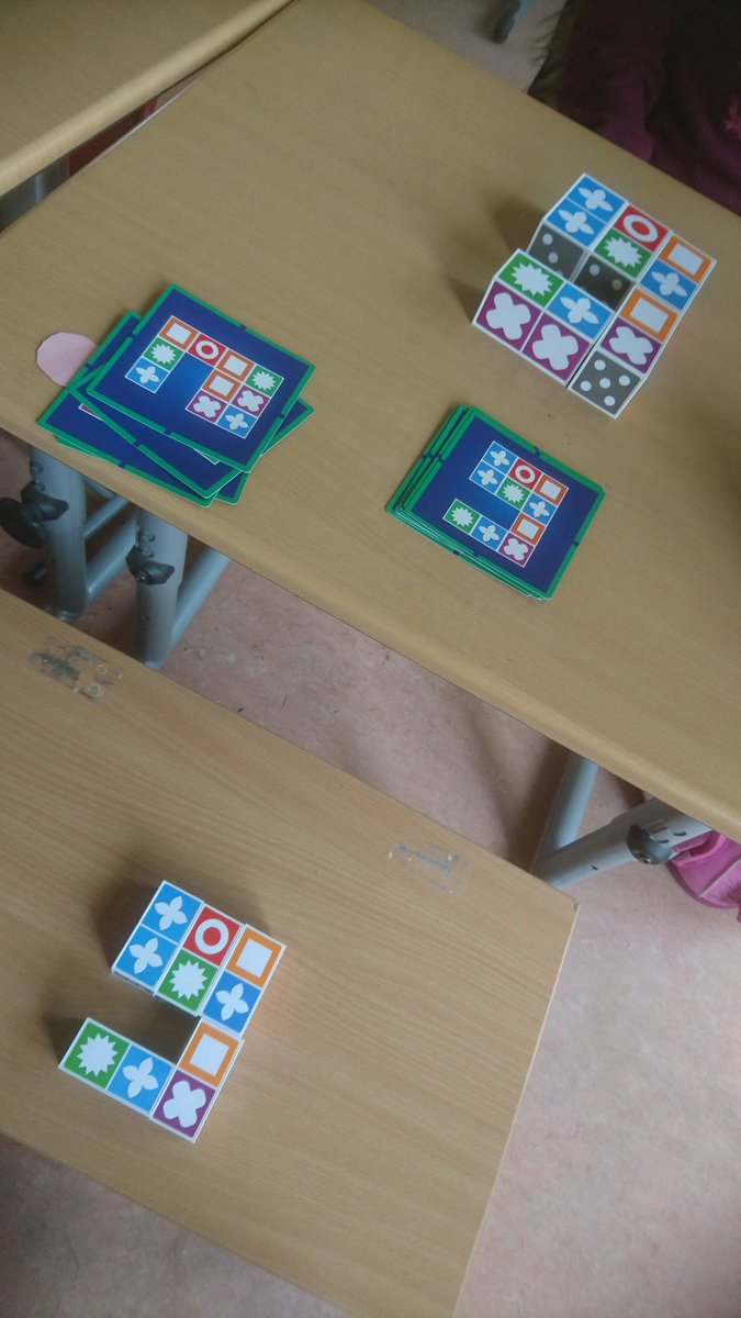 MissBayBee_de's tweet photo. Endlich mal wieder in der Schule gespielt, schön auf Abstand mit eigenem Material pro SuS 🤷‍♀️😍
Zuerst #CrazyCubes @hcm_kinzel und danach #Magnefix @AMIGOSpiele. 
Zu Hause kam dann noch einmal #SwitchAndSignal @KOSMOS_Verlag auf den Tisch. https://t.co/dqHSgWzU90