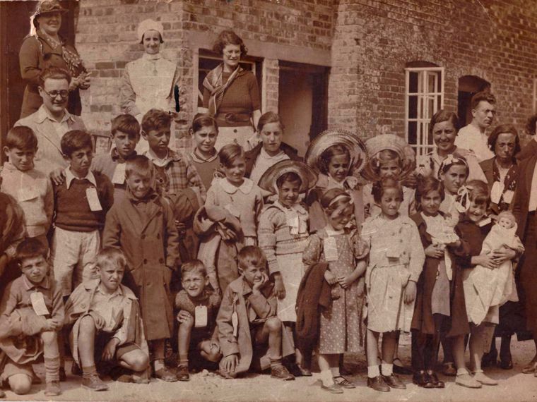 Los menas del siglo XX.
Se puede tener tan poca memoria...?
Foto: basquechildren.org