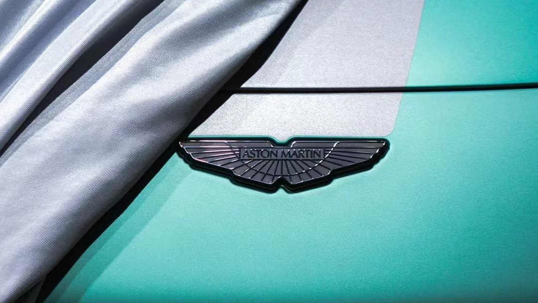 astonmartin's tweet image. Vantage F1 Edition made its public debut at the Shanghai Auto Show today, alongside some familiar faces.

#AstonMartin