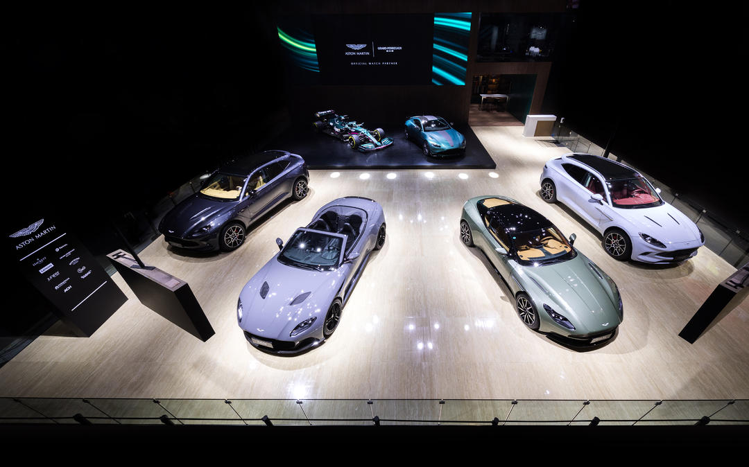 astonmartin's tweet image. Vantage F1 Edition made its public debut at the Shanghai Auto Show today, alongside some familiar faces.

#AstonMartin