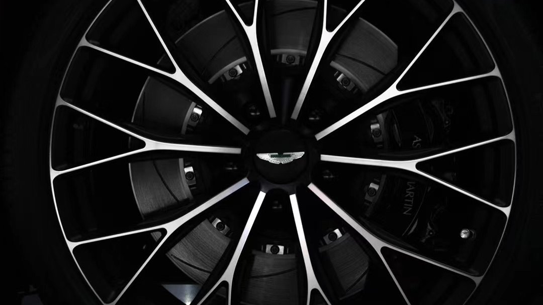 astonmartin's tweet image. Vantage F1 Edition made its public debut at the Shanghai Auto Show today, alongside some familiar faces.

#AstonMartin