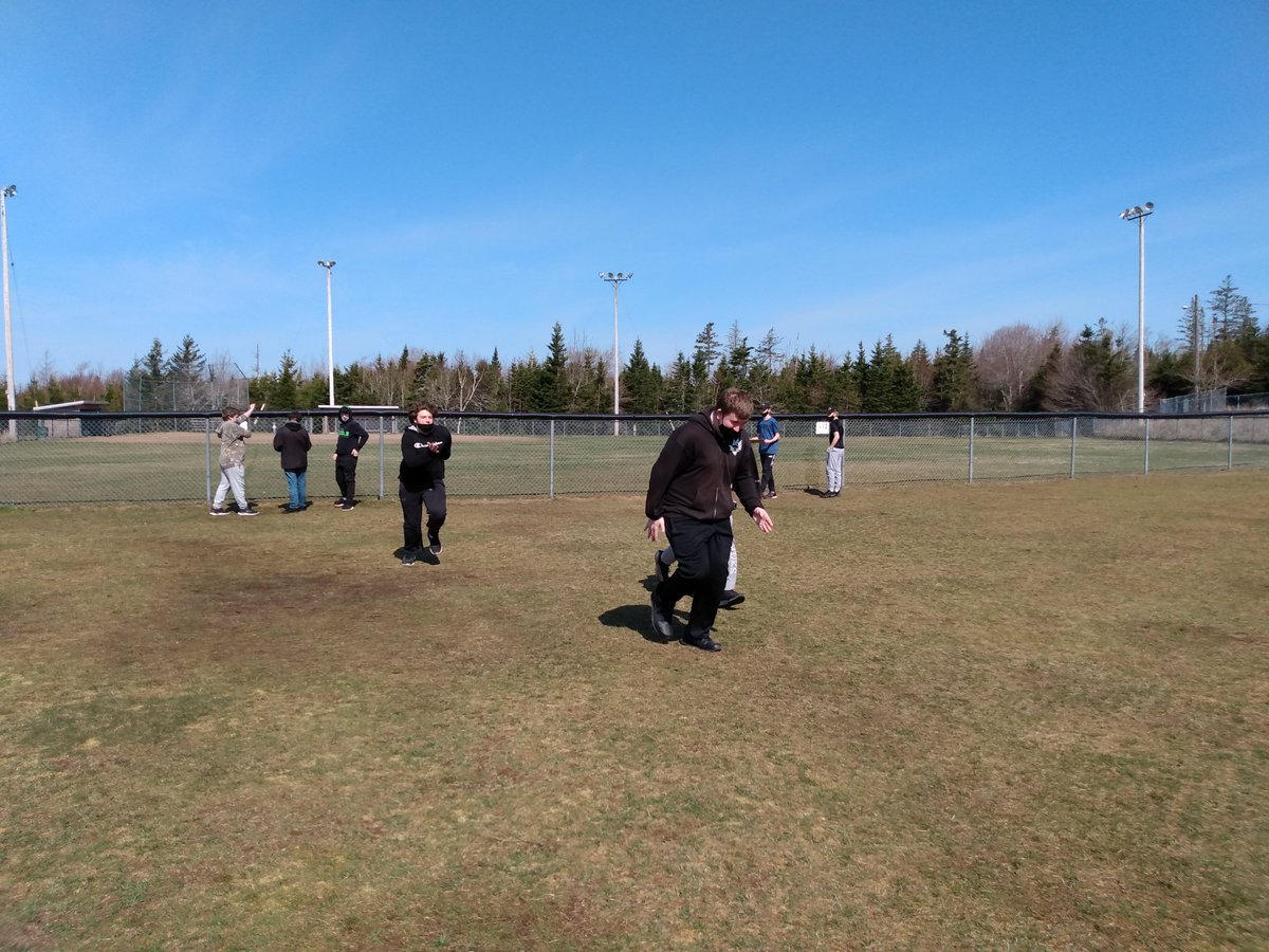 teachpeaceNS's tweet image. Awesome day outside to do a little math scavenger hunt prepared by @joann_sandford . Weather cooperated and the students loved it. #HRCELearningOutdoors @TheErickLee @M_Veinotte