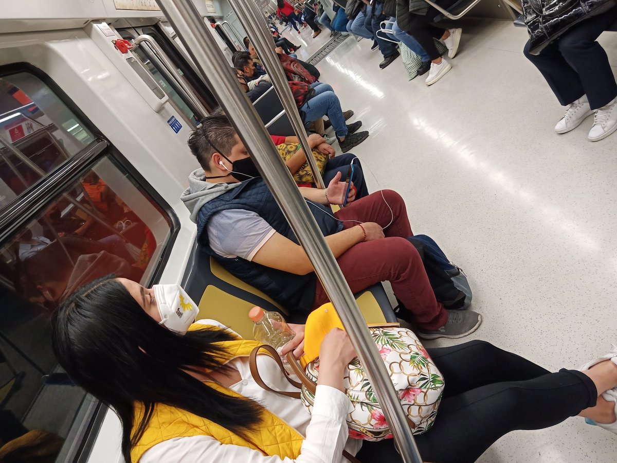 paulinacPRD's tweet image. ¡De camino a Nonoalco! A pesar de que el @MetroCDMX tiene deficiencias por falta de recursos, es el transporte público con más subsidios en toda Latinoamérica, desde el #CongresoCDMX, impulsare que haya más recursos lograr una verdadera política de movilidad.
#PoderPRD #VotaPRD