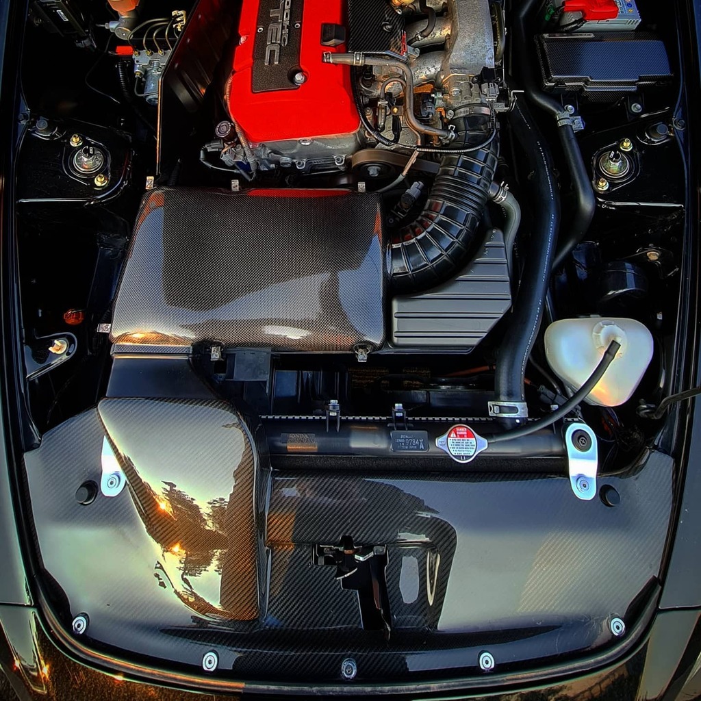BrendanWalRog's tweet photo. Lockdown has led to lots of random carbon bits in the engine bay.
.
.
.
#honda #hondas2000 #s2000 #vtec #passwordjdm #carbon #carbonfibre https://t.co/0lcvy4vzDG https://t.co/R8heV9NsdM