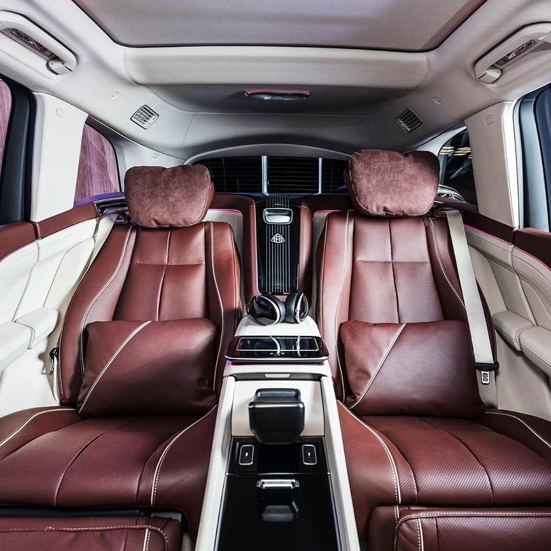 The interior of the Mercedes-Maybach GLS is conceived as a feel-good zone where the driver and passengers are able to use their time as they wish in extraordinary comfort, a private relaxation zone.
Via <a href="/Maybach/">patrick™</a>
#MercedesMaybach