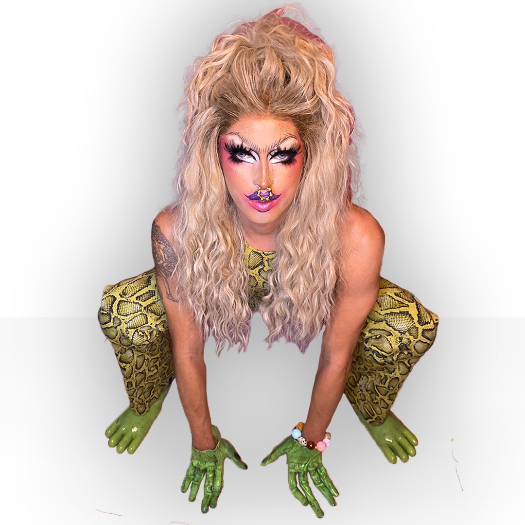 CrystalMethyd's tweet image. #AVAVAV 🐸💦