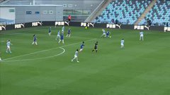 MASSIVE from @lauren__hemp! 👀

No mistake in front of goal from Hemp who powers the ball into the Chelsea net! 

#MCICHE #BarclaysFAWSL