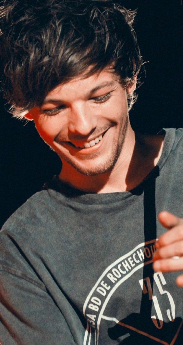 19THI vote  #Louies for  #BestFanArmy at the  #iHeartAwards