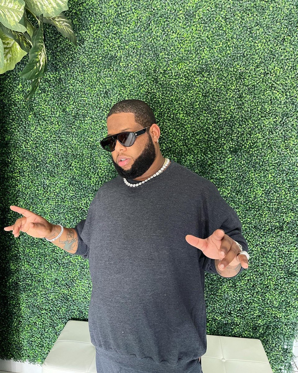 DBLACKGH's tweet image. #LoyaltytheAlbum - 14th May !! 
14 songs 
8 producers 
12 features 
5 genres 
6 skits featuring conversations with @Afiaschwar1 @jamesgardiner @delayghana @moeshaboduong @clementosuarez @cookieteegh ♥️💔

#LoyaltyTheAlbum #DBlack #May14