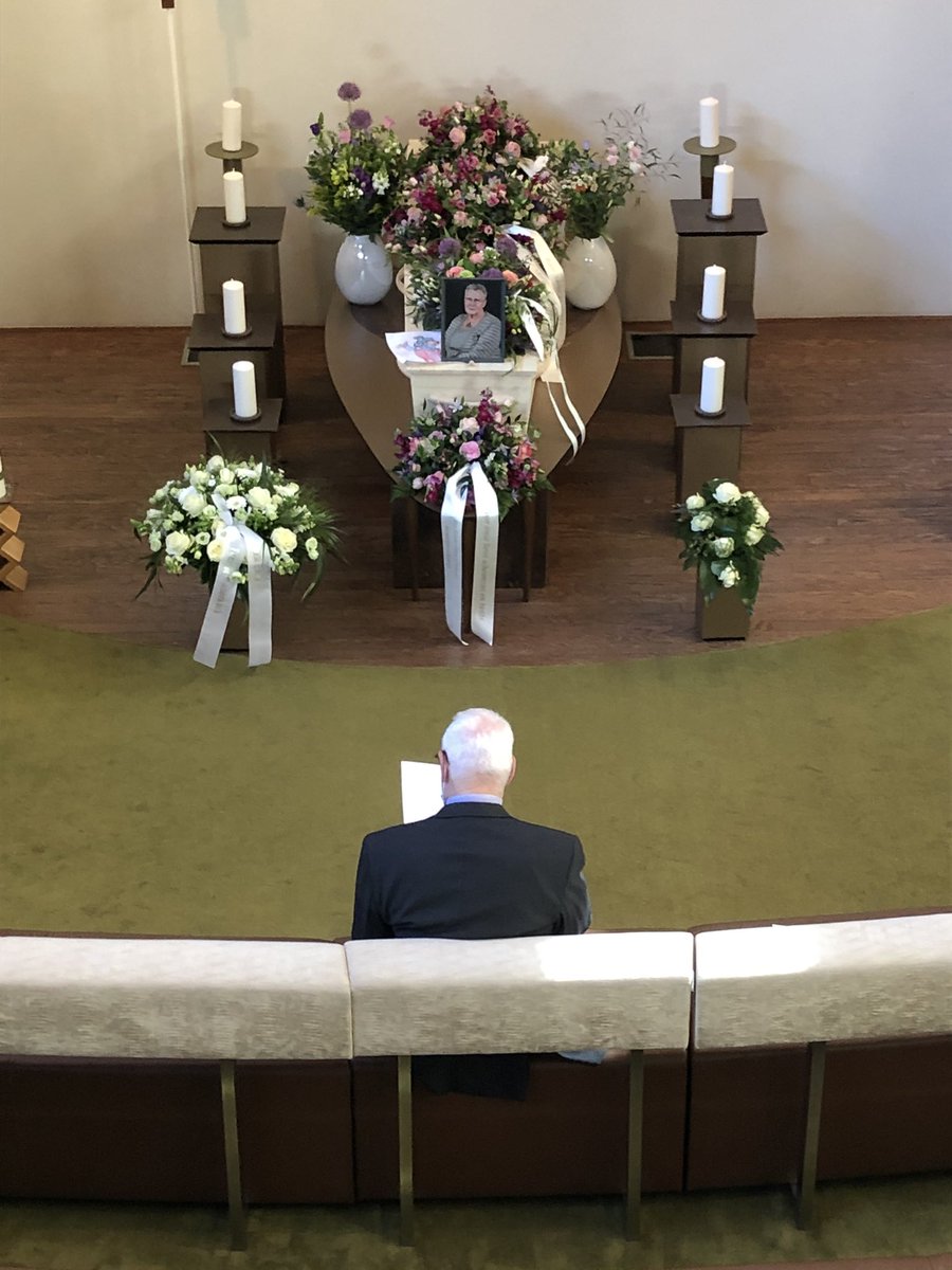 Gisteren afscheid genomen van mijn lieve moeder... soms zegt een foto meer dan woorden