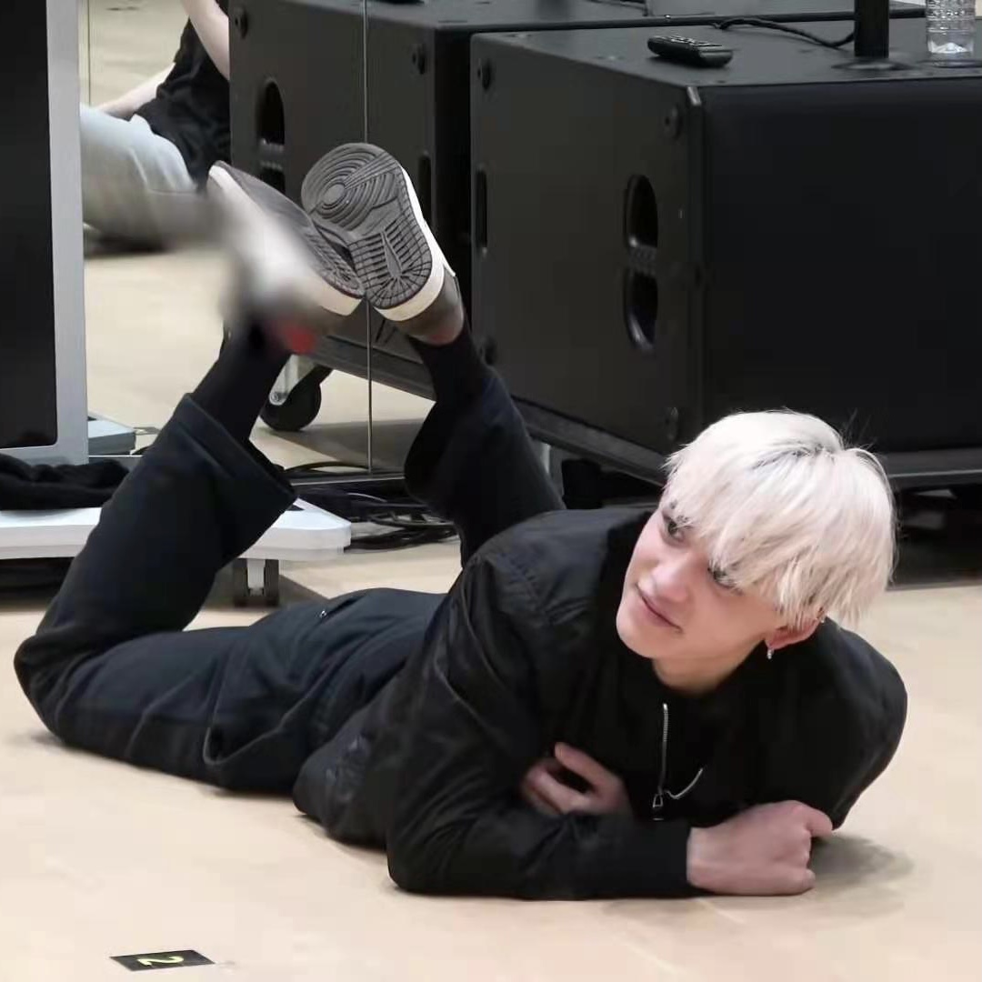 hourly lucas (@hourlylucas) on Twitter photo 