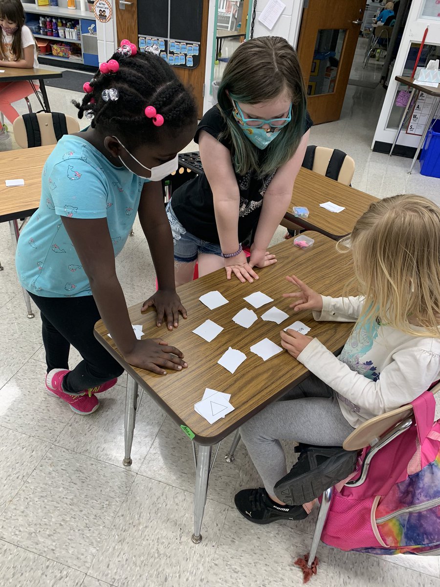 shellhaze's tweet photo. Ending our day with a game of shapes memory. @mrjamesfrye @KTLunz #claremont_elementary #1stgradersrock https://t.co/mM68h6zmpA