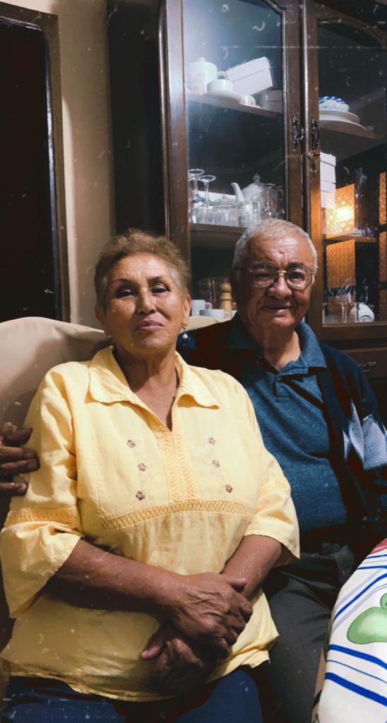 Mis progenitores, cada día le@doy a gracias a Dios por su vida y porque me siguen guiando con sus consejos.