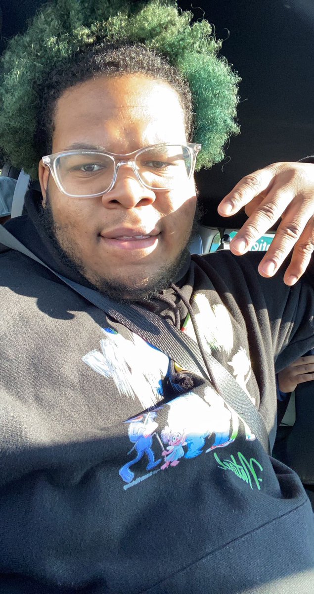 TraWop97's tweet photo. Moves??? https://t.co/vcyVflq3qW