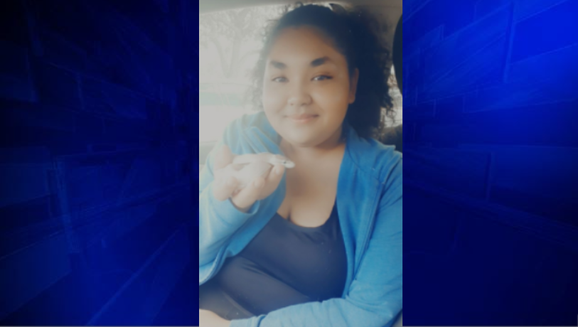 wsvn's tweet photo. HAVE YOU SEEN HER? Hallandale Beach Police are searching for 13-year-old Victoria Gonzalez after she went missing while heading to school this morning.

SPREAD THE WORD! 
https://t.co/Cqn3xYra7P https://t.co/SLGW0RhfIk