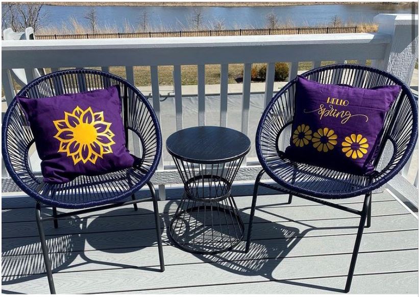 EarlyJuneShop's tweet photo. Add a splash of color with these modern #spring pillows!  Great for any outdoor space.  #etsy #outdoordecor #pool #patio #deck #outdoors #homedecor 
https://t.co/a2gjHsKKx7 https://t.co/4GUm0tBqpL