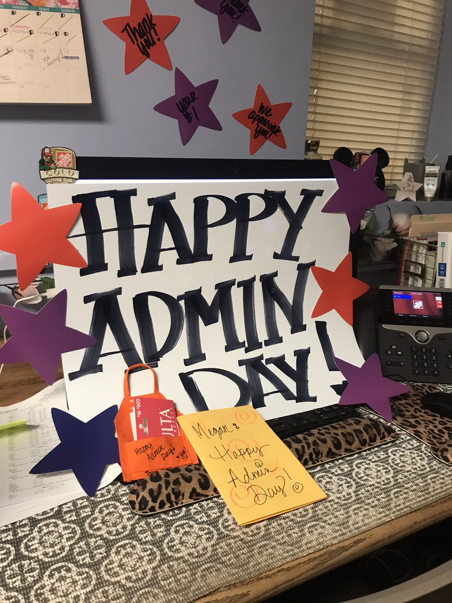 Hmeg1's tweet photo. When you walk into work and your store manger @melissa42331654  surprise is you with a an amazing gift to ULTA for admin day! https://t.co/ZtFeN8ip9T
