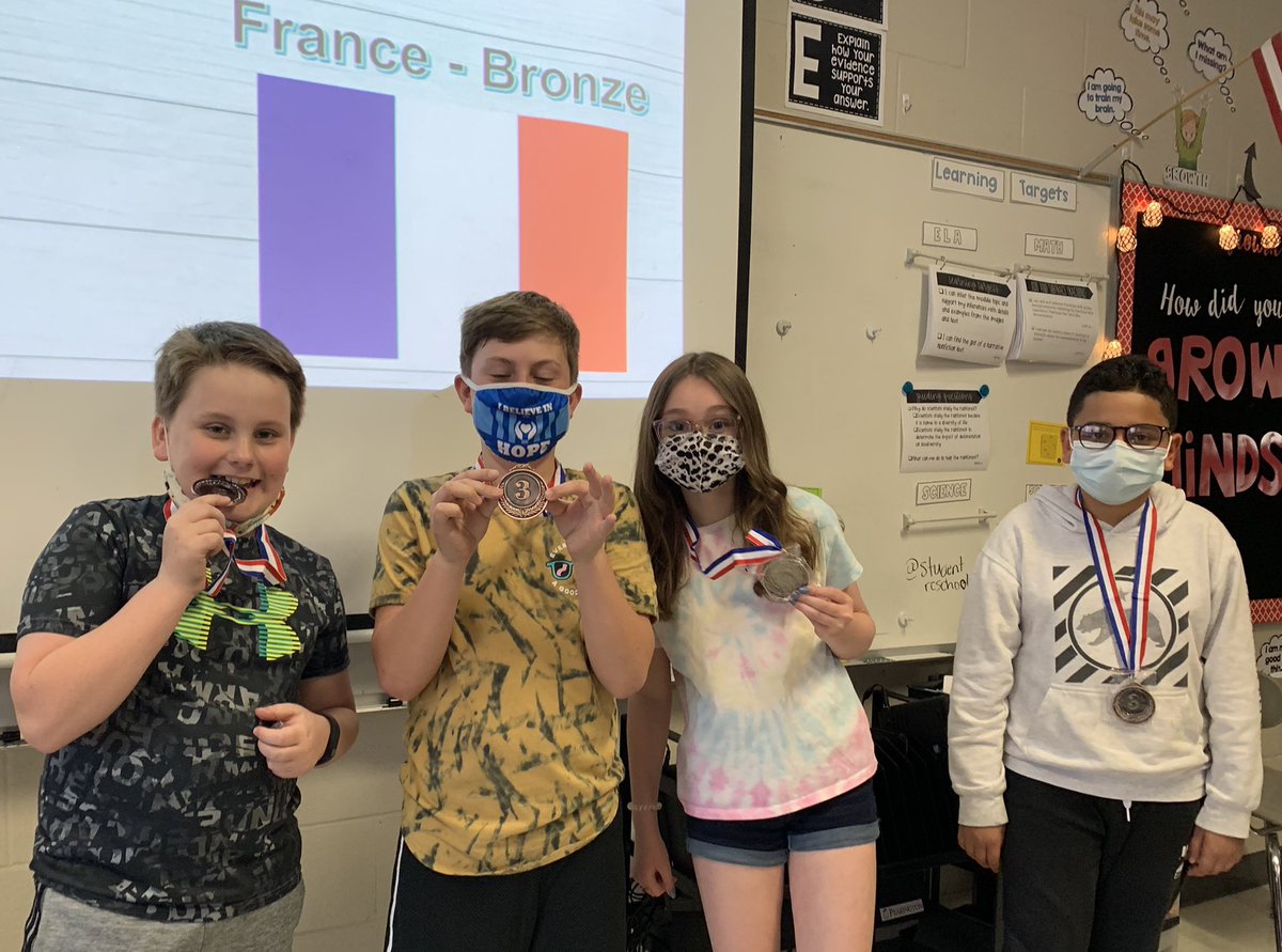 Mrs. Lane tweet media