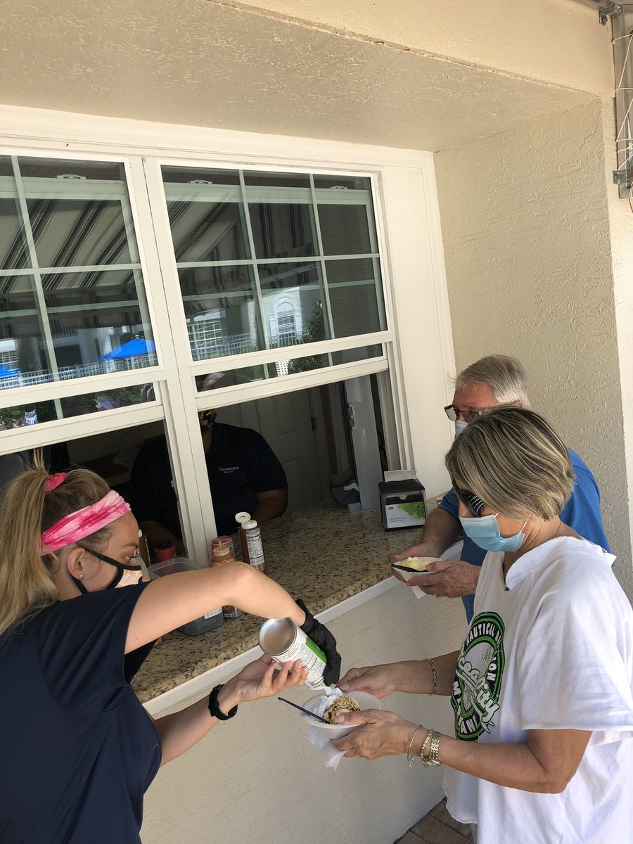 GVR and CPR guests enjoying ice cream on a wonderful weather day. Activities team Claudette and Izzy make it more fun! @DiamondCareers @diamondresorts #lifeAtDiamond @lrbjenkins71 @Jessica70971260 @shaun_security @Marydishoyan @lloduca #WorldClassService