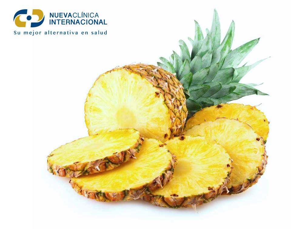 NUEVACLINICAIN1's tweet photo. La piña es una fuente rica en antioxidantes como la vitamina C, yodo, magnesio, fósforo y calcio que, además de reforzar las defensas, también tienen una acción positiva en la tiroides y las células nerviosas.
#estamosparacuidarte #bienestar #ClinicaInternacional https://t.co/Xq4TPdJsYZ