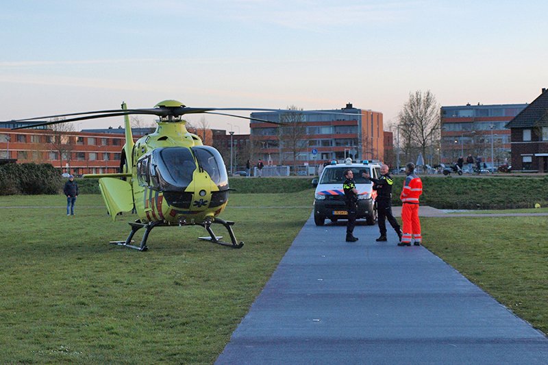 NU ONLINE: Hulpdiensten rukken uit voor medisch incident Hoofpolderstraat Den Haag..