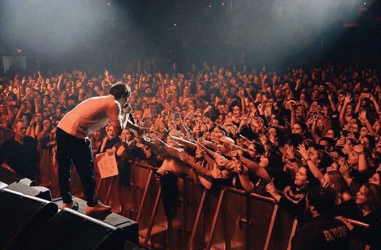 lxuisvotes's tweet photo. Just for tonight, look inside and spark that memory of you 

WAKE UP LOUIES
I vote #Louies for #BestFanArmy at the #iHeartAwards https://t.co/eJsSaOzDcR