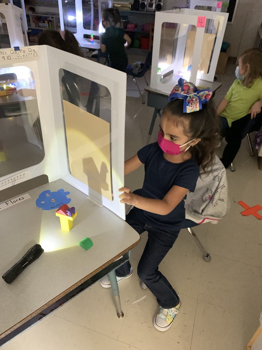 Our <a href="/KostoryzES/">Kostoryz Elementary</a> PK students are having so much fun learning about shadows and reflections.  #kostoryztigerpride