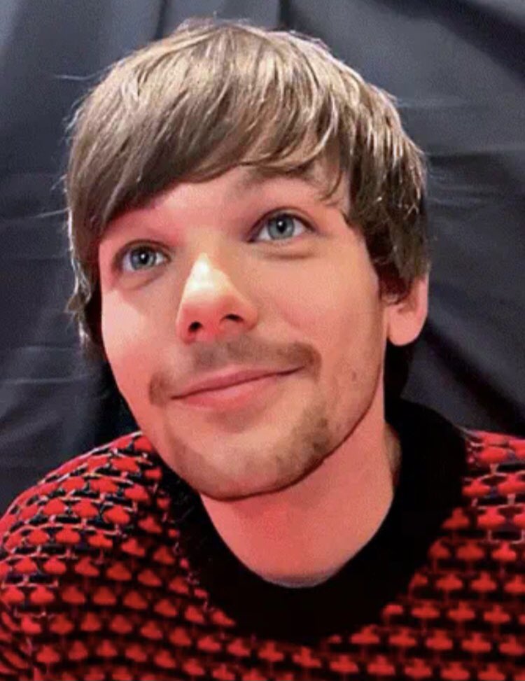 I am voting  #Louies for  #BestFanArmy at the  #iHeartAwards 1