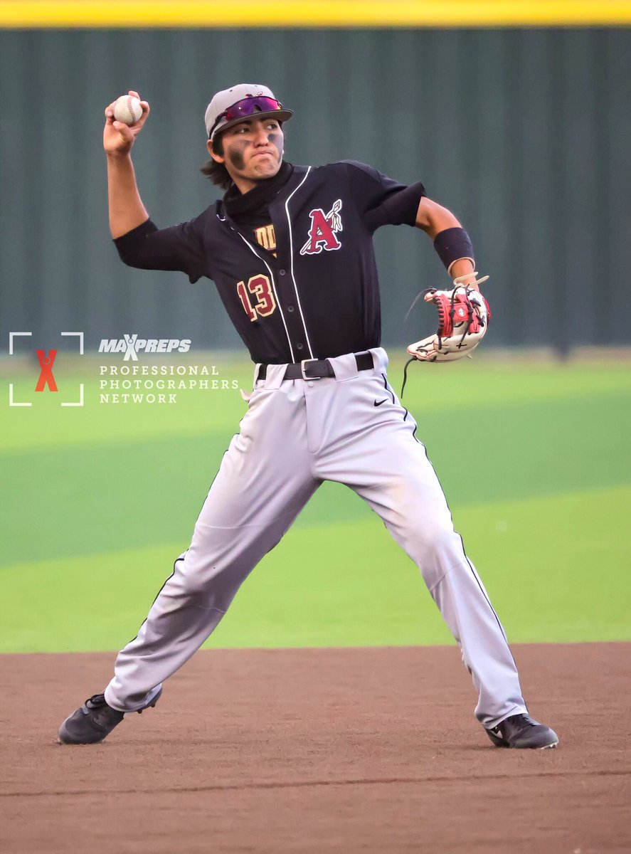 Varsity Baseball action with @Cats__baseball at @Hanks_Baseball   You can find more game action photos on MaxPreps.com in your team galleries or go to my photographer page at rb.gy/6lbfqp  @HanksHS_Knights <a href="/EDAztecs_HS/">Patricia Pedroza</a> #eldoradobaseball #hanksbaseball