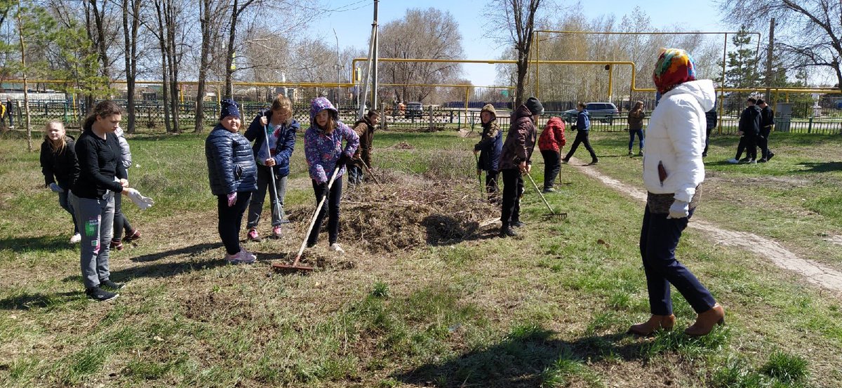 LobachovaEV's tweet image. #ВесенняяНеделяДобра
#ЭкоДежурныйПоСтране
#ГБОУСОШсУтевка
20 апреля в ГБОУ СОШ с.Утевка прошла Акция &quot;ЭкоДежурный&quot;. 
Все ребята из 2-11 классов вышли убирать свою закрепленную территорию школы и парка согласно плана проведения проекта &quot;Я люблю тебя, Утевка!&quot;