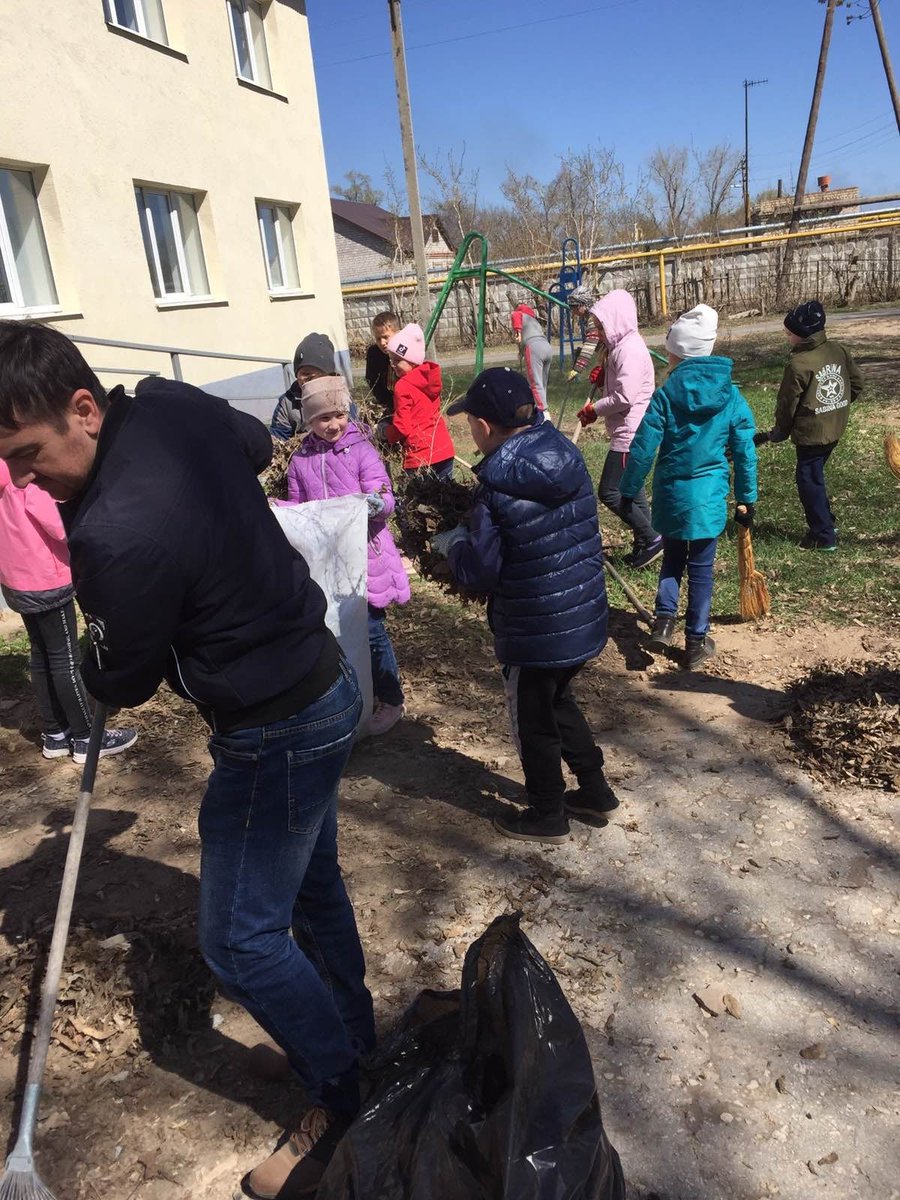 LobachovaEV's tweet image. #ВесенняяНеделяДобра
#ЭкоДежурныйПоСтране
#ГБОУСОШсУтевка
20 апреля в ГБОУ СОШ с.Утевка прошла Акция &quot;ЭкоДежурный&quot;. 
Все ребята из 2-11 классов вышли убирать свою закрепленную территорию школы и парка согласно плана проведения проекта &quot;Я люблю тебя, Утевка!&quot;
