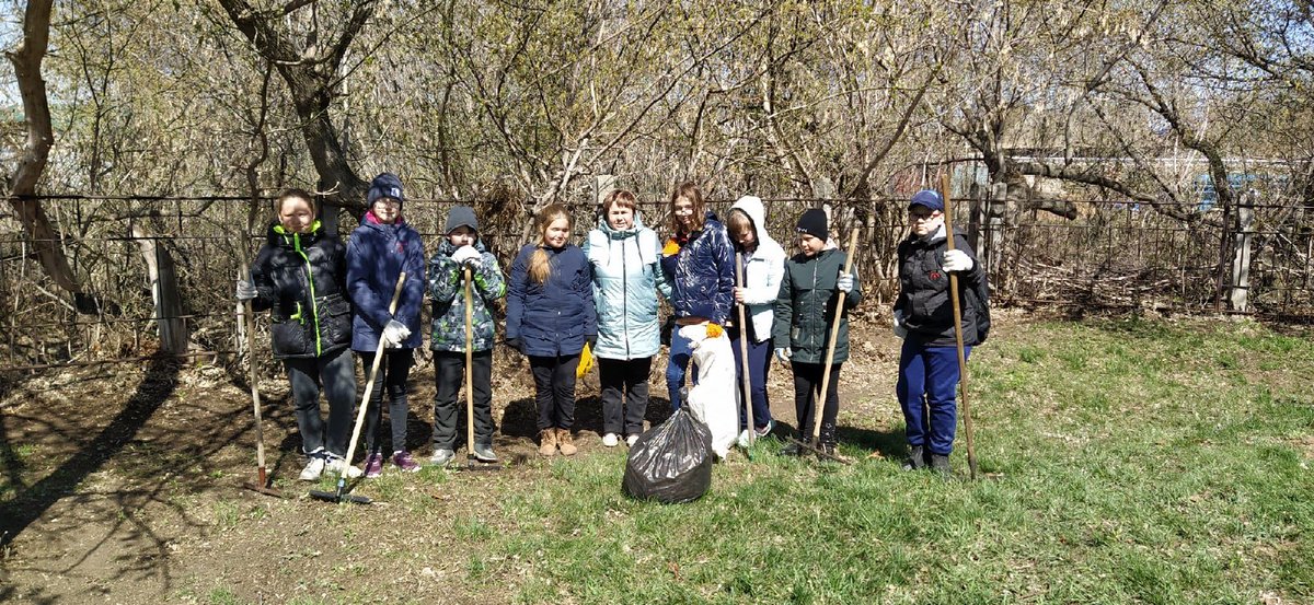 LobachovaEV's tweet image. #ВесенняяНеделяДобра
#ЭкоДежурныйПоСтране
#ГБОУСОШсУтевка
20 апреля в ГБОУ СОШ с.Утевка прошла Акция &quot;ЭкоДежурный&quot;. 
Все ребята из 2-11 классов вышли убирать свою закрепленную территорию школы и парка согласно плана проведения проекта &quot;Я люблю тебя, Утевка!&quot;