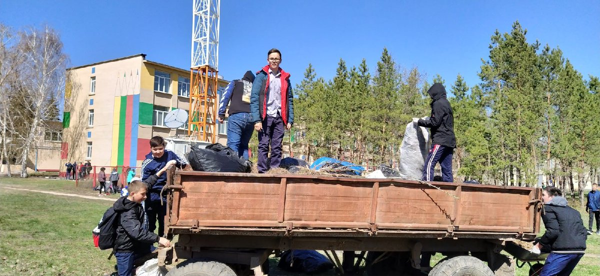 LobachovaEV's tweet image. #ВесенняяНеделяДобра
#ЭкоДежурныйПоСтране
#ГБОУСОШсУтевка
20 апреля в ГБОУ СОШ с.Утевка прошла Акция &quot;ЭкоДежурный&quot;. 
Все ребята из 2-11 классов вышли убирать свою закрепленную территорию школы и парка согласно плана проведения проекта &quot;Я люблю тебя, Утевка!&quot;