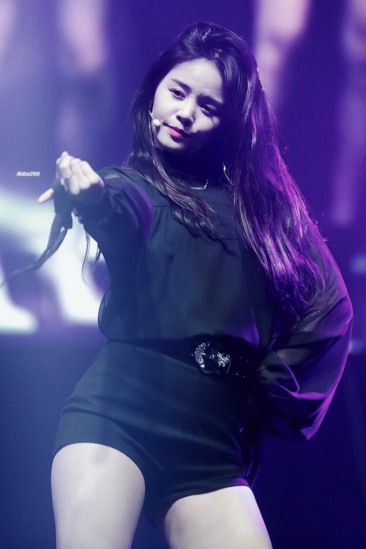 EGIRLSORN's tweet image. #손 #씨엘씨