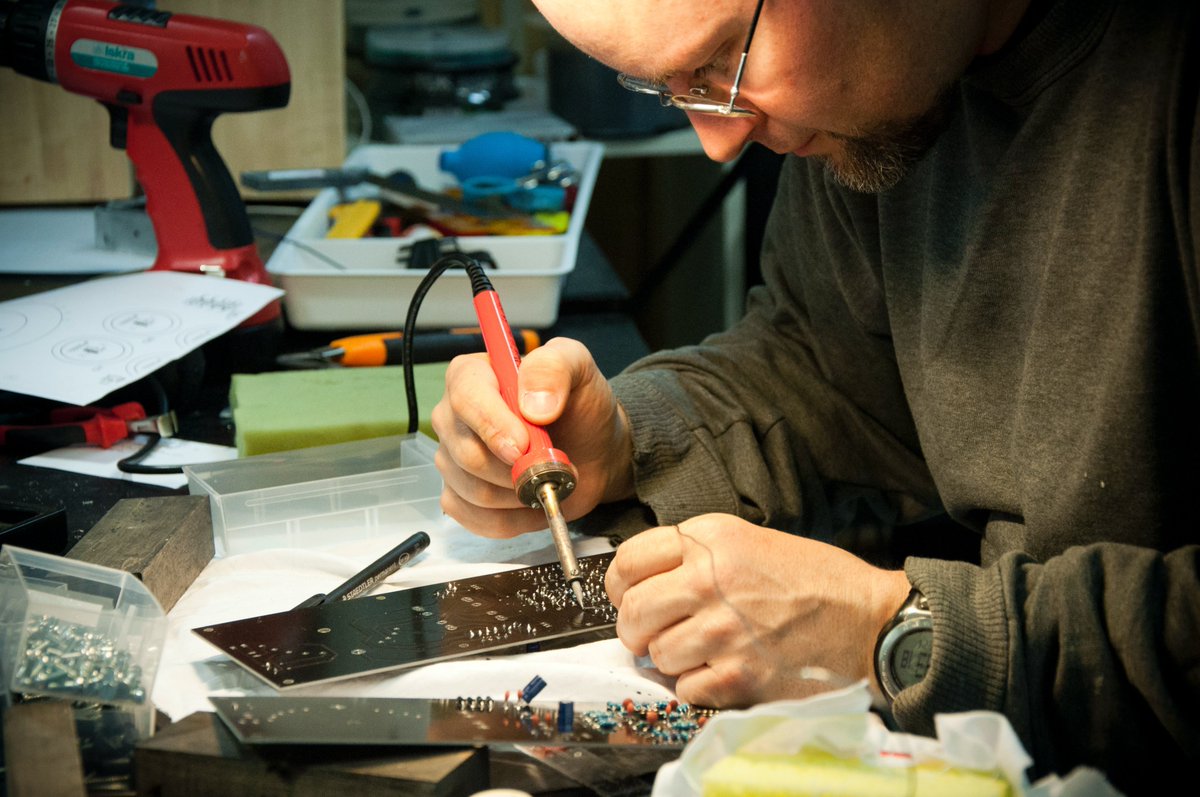 RepairWales's tweet photo. The #RepairDirectory is here!
https://t.co/qGUUc8Hhu4
Find a reliable repair business or repair event in 14 Welsh local authorities and give your broken equipment a second life. https://t.co/t2QdjxlPYE