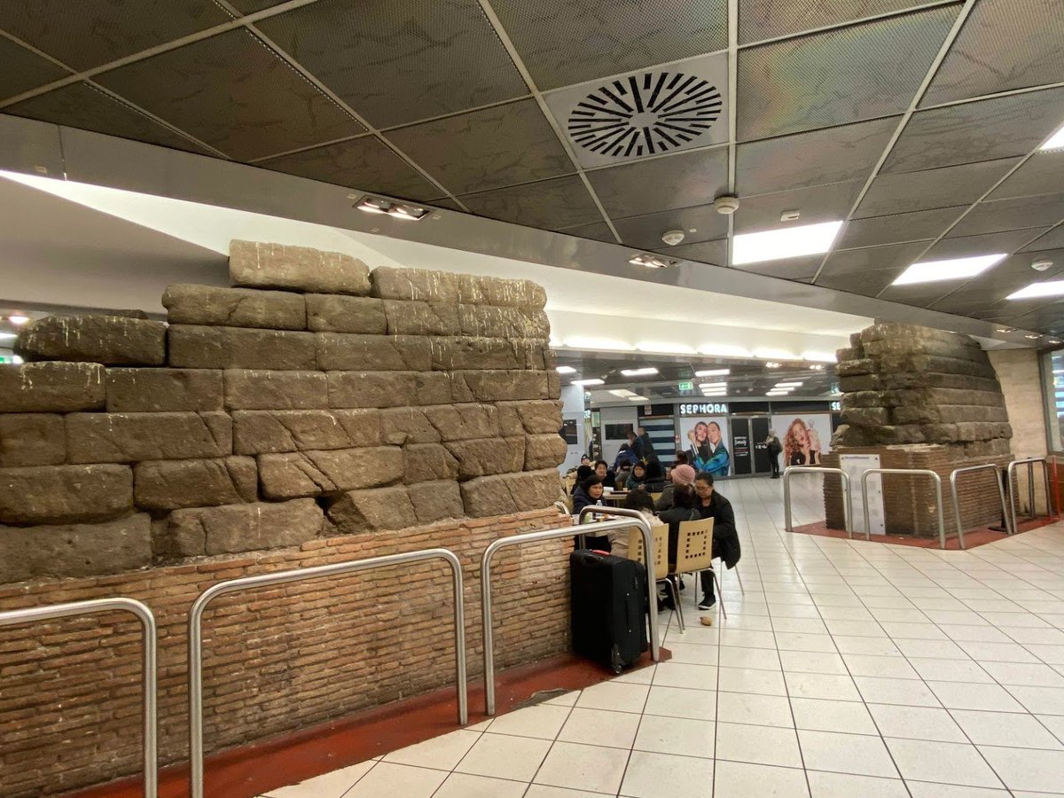 ancient roman wall mcdonald's (mcdonald's date unknown; servian wall dates to 4th century bce)

rome, italy

active