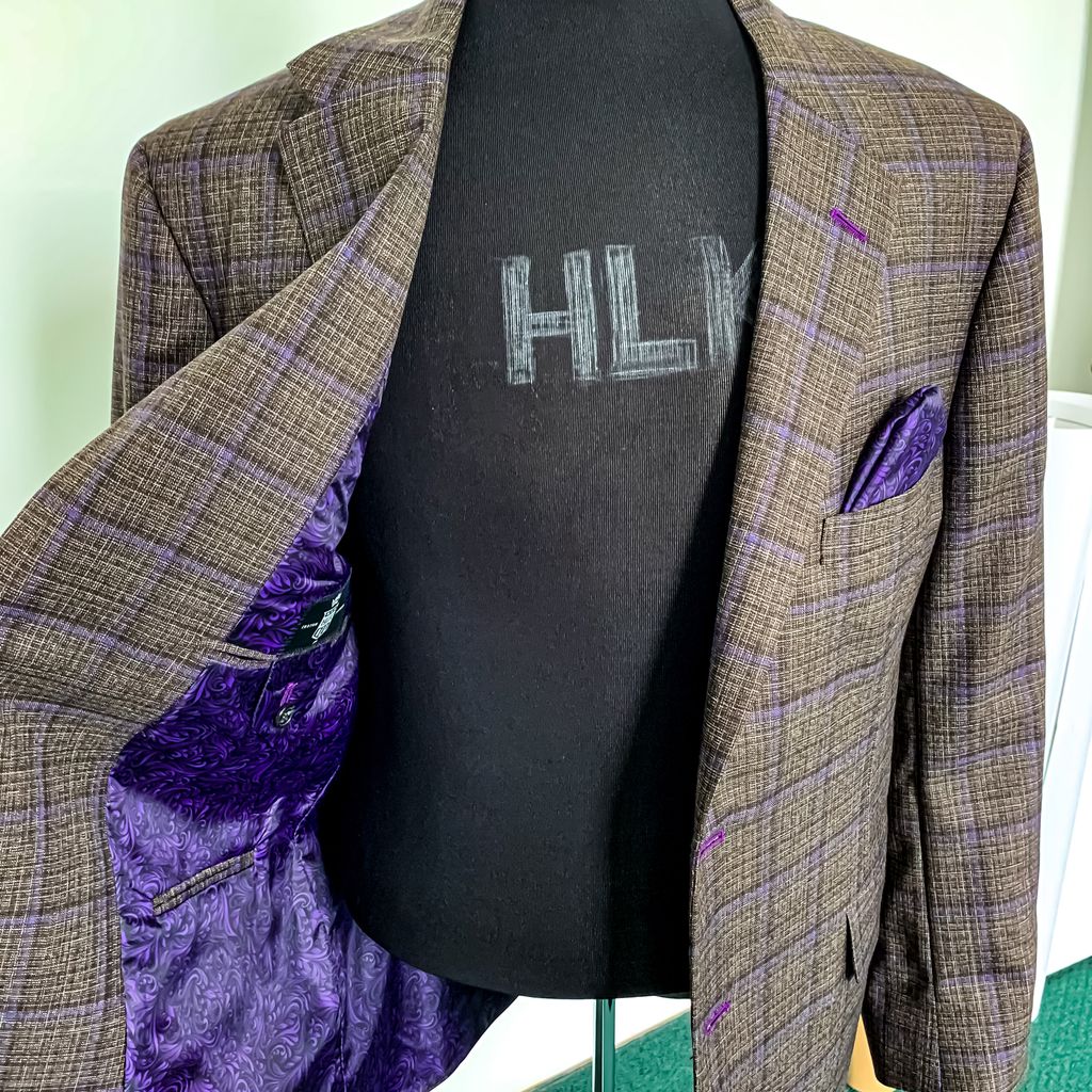 Just in case you forgot, we still make badass suits. 

#local #shoplocal #localclothier #locallyowned #personalstyling #personalstylist #customclothing #customsuits #suits #mensstyle #mensfashion #familyowned #familyoperated #luxuryexperience #localexperience #personalized