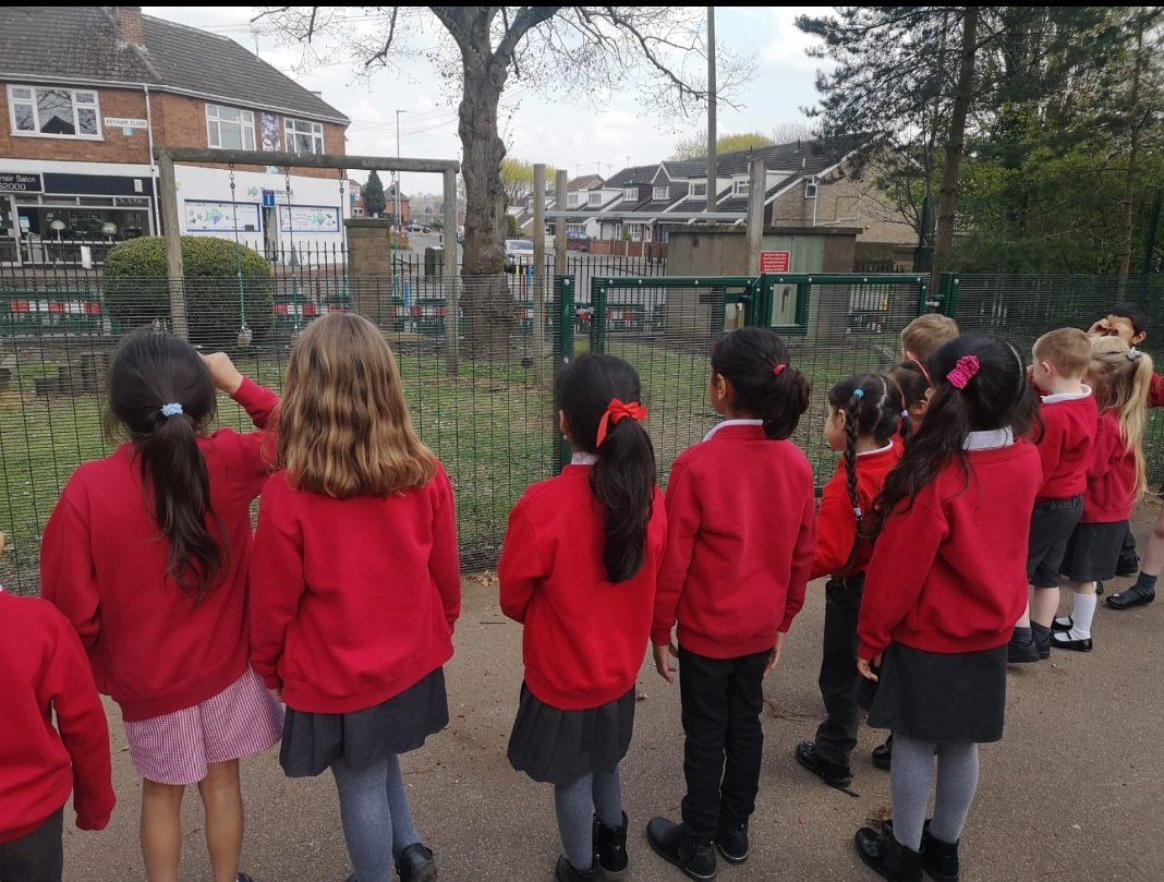 Yesterday we identified our local area, the geographical features' and begin to think about what problems we may have. #pbl <a href="/HIAMissCoulson/">Miss Coulson</a> @HIAMrRichards