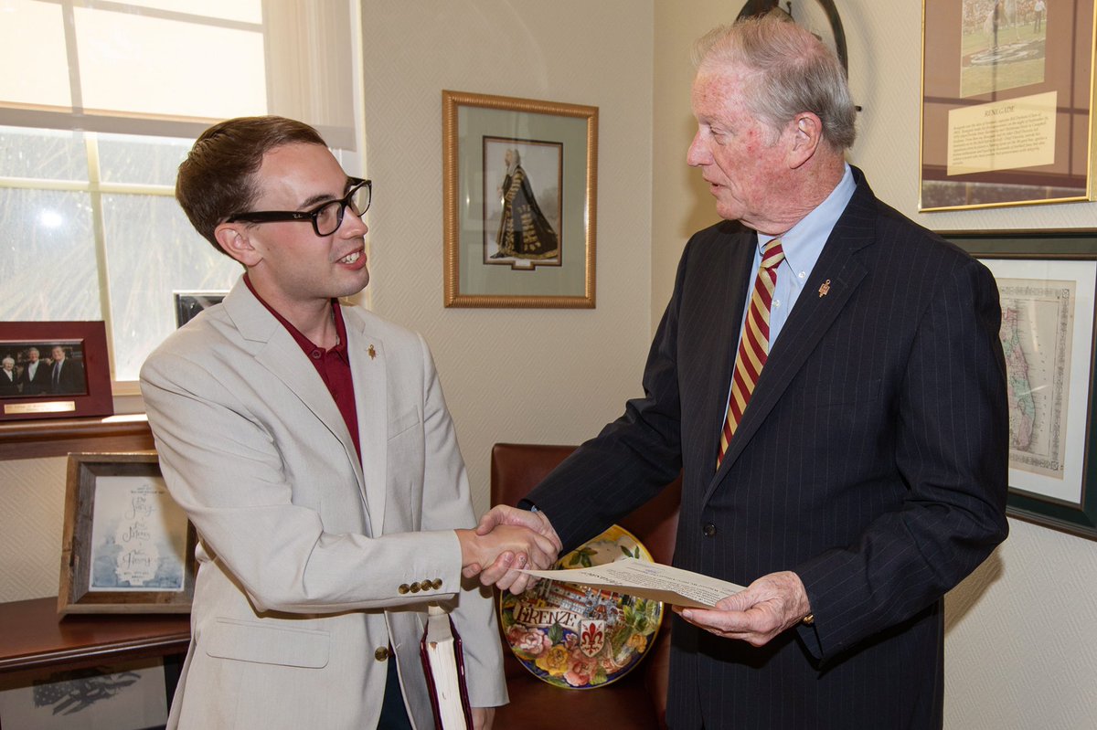 Garnet & Gold Key tweet media