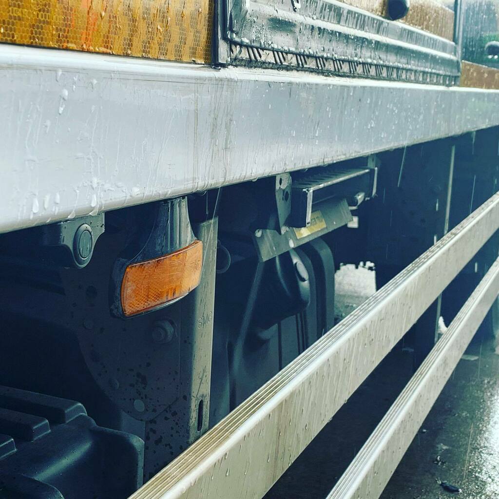 trackmyvan's tweet photo. Nice side sensor job from earlier this week. Protecting the vehicle and other road users. 

#fors #dvs #autowatch #sidesensors #hgv #cyclists https://t.co/4d3rEuyHoK https://t.co/iDywKKcjTq