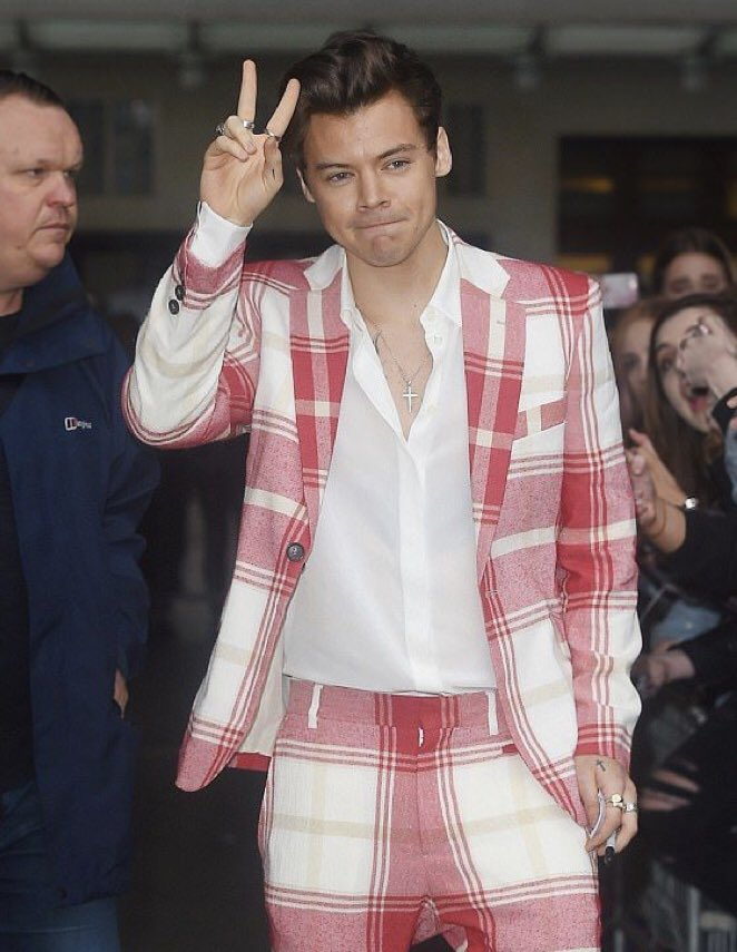 luxurybae's tweet photo. he not only titles songs by fruit names but he also dresses like a picnic table https://t.co/KBBgKmJxM0