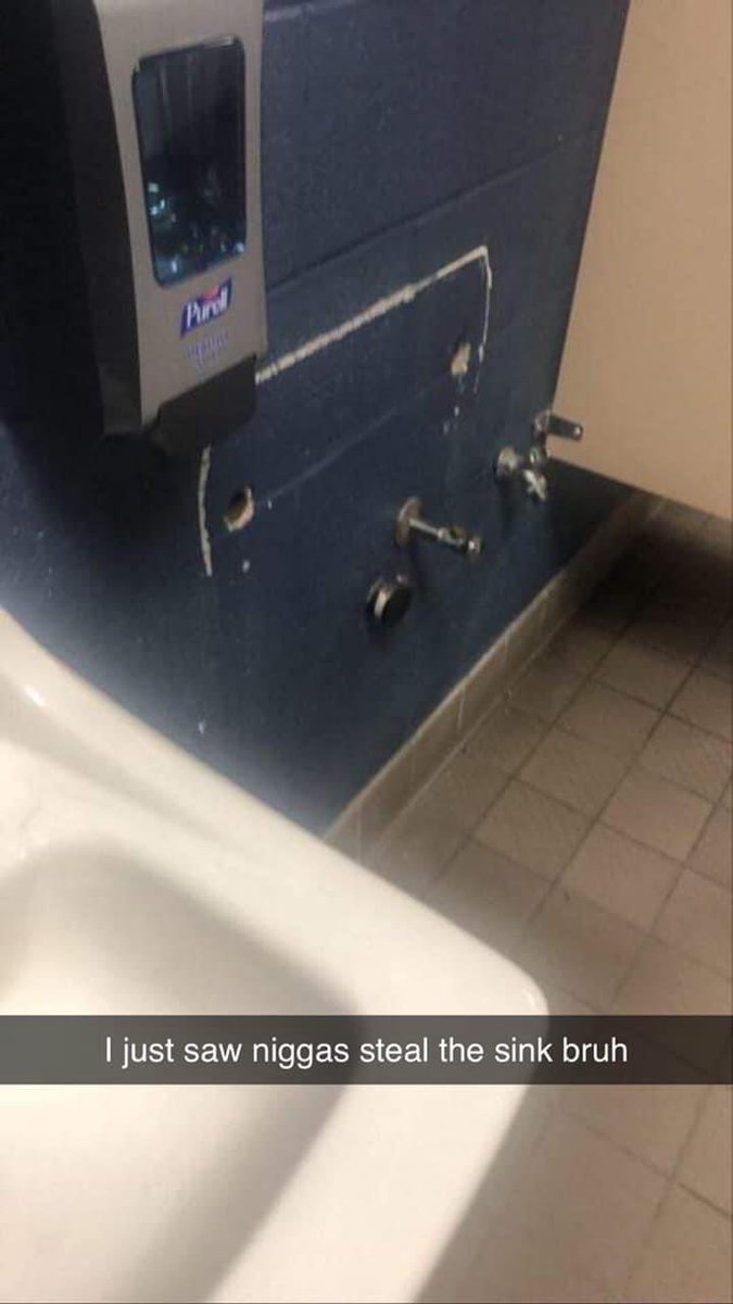 yoldy1x's tweet image. teacher: “why didn’t you use the bathroom during Iunch”

the bathroom during Iunch: