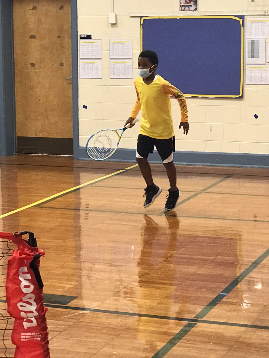 HunterPrincipal's tweet photo. Our Hunter Stars are having fun while playing tennis in their Racquet Sports elective! πΎ @wcpssmagnets @WCPSS @ShaneBarham1976 #HunterStars #HunterStrong βοΈ https://t.co/iIeQt696ao