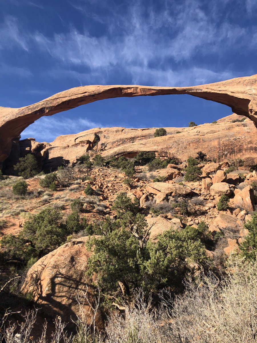 LadyRedWave's tweet photo. More Pics From #Moab, #Utah #LandscapeArch - 140 ft span https://t.co/txlDsZwULn