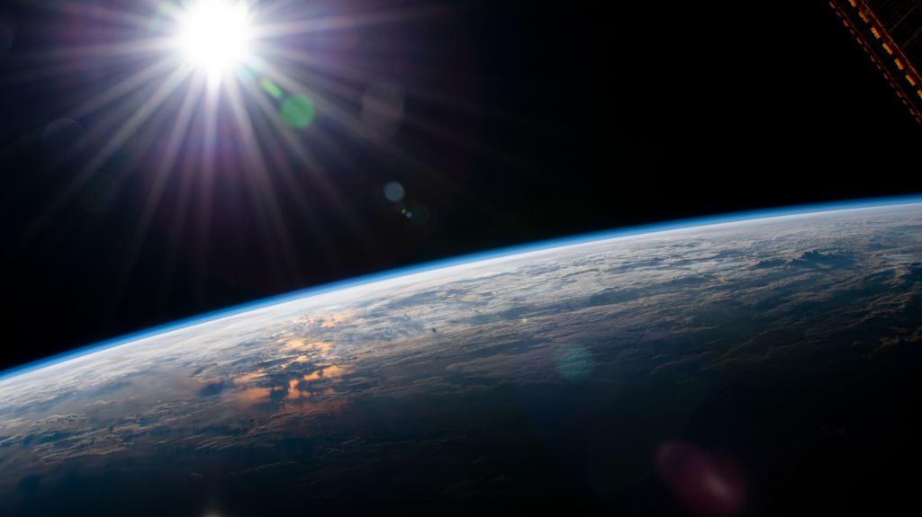 NASA's tweet photo. As #EarthDay nears, did you know @NASA_Technology innovations help us to:

🟢 reduce greenhouse gases
🟢 improve alternative energy sources
🟢 increase our understanding of the causes and effects of climate change?

More from @NASAClimate: https://t.co/9HZUkK4qh4 https://t.co/c21kLQK2mU